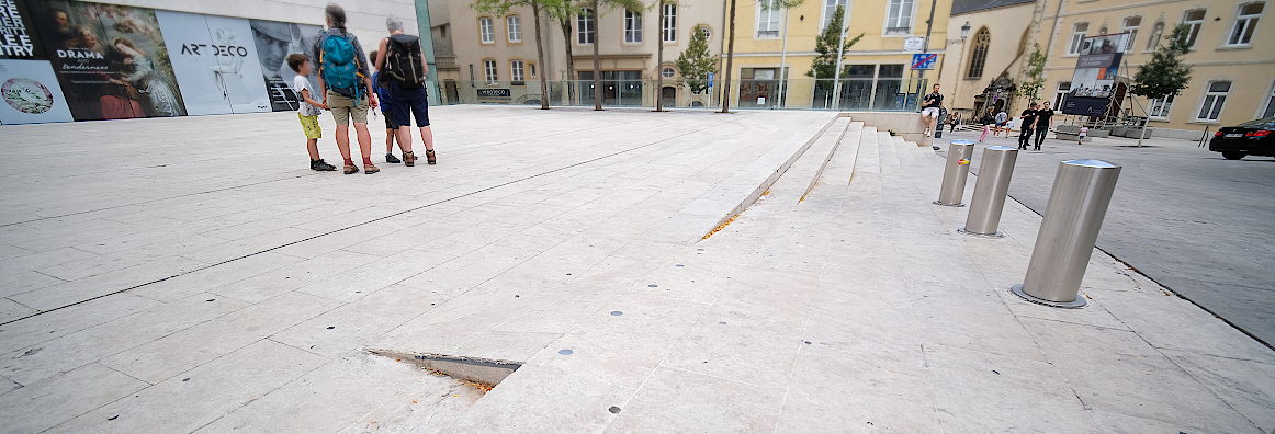 Photo du petit plan incliné et des marches