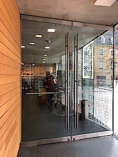 Photo de la deuxième porte vitrée. 